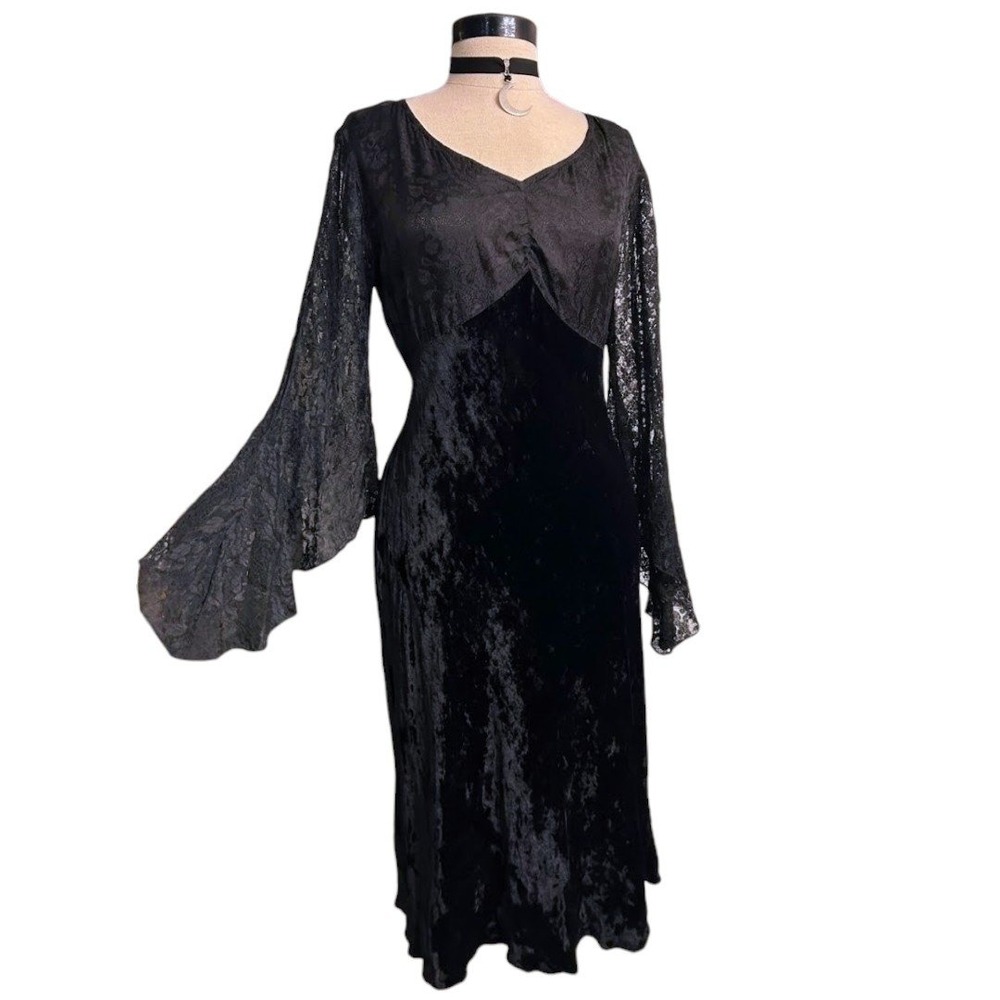 morticia addams Black Velvet Lace Bell Sleeve Midi Dress Goth Whimsigoth Small